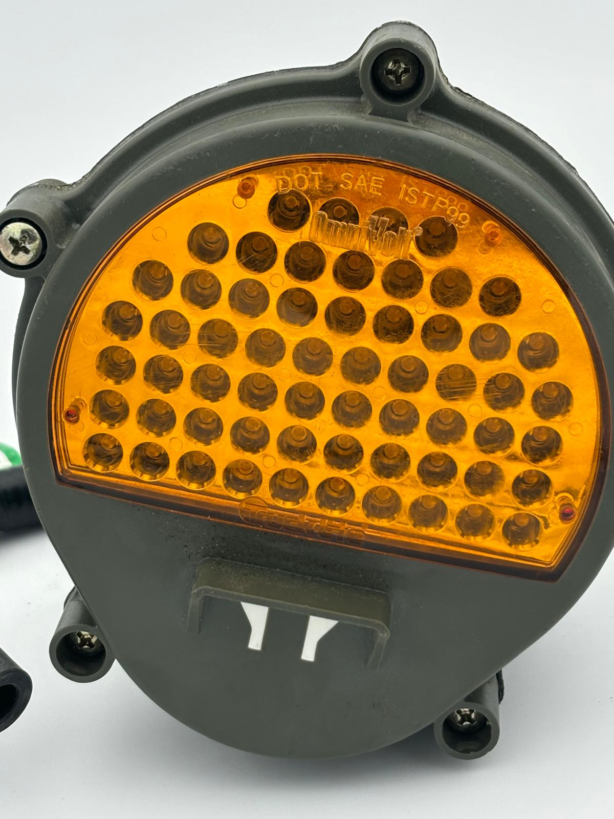 HUMVEE LED Blinker von Trucklite – US Army Surplus NOS