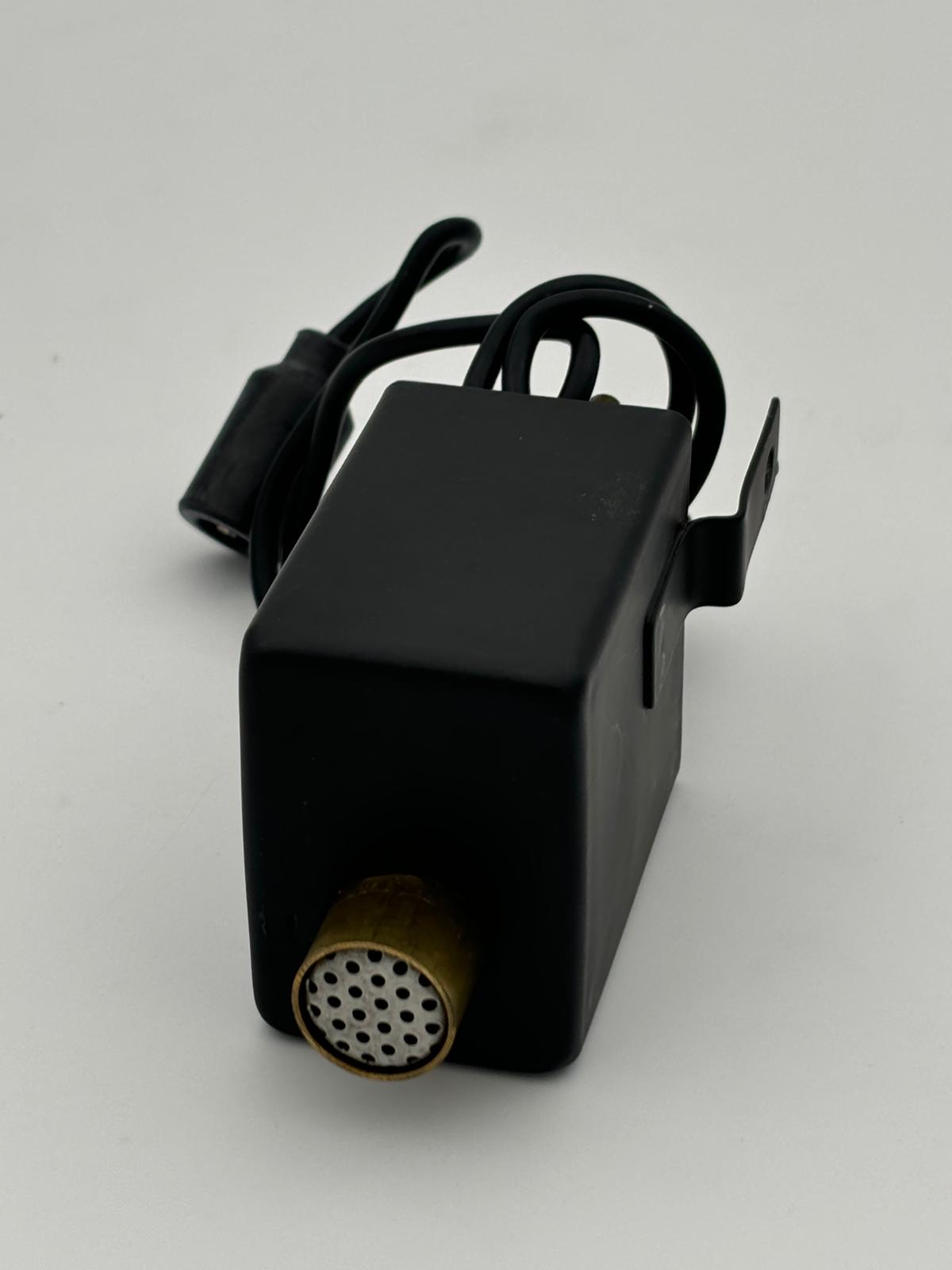 Humvee Wischwassserpumpe