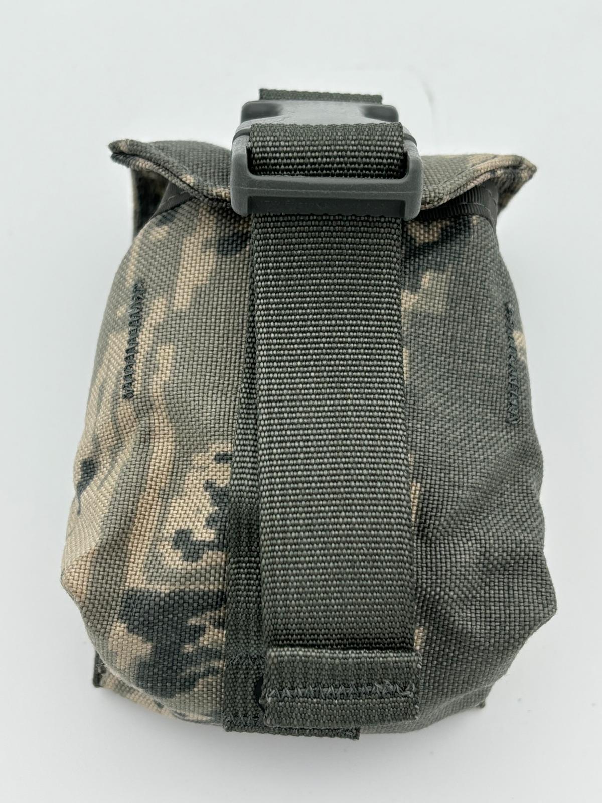 US Army MOLLE II Handgranaten-Tasche im ACU-Tarnmuster