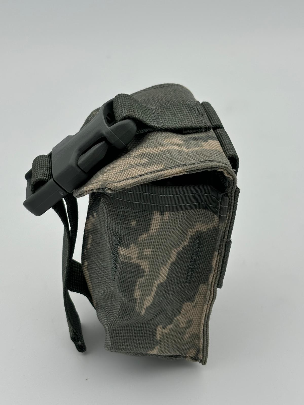 US Army MOLLE II Handgranaten-Tasche im ACU-Tarnmuster