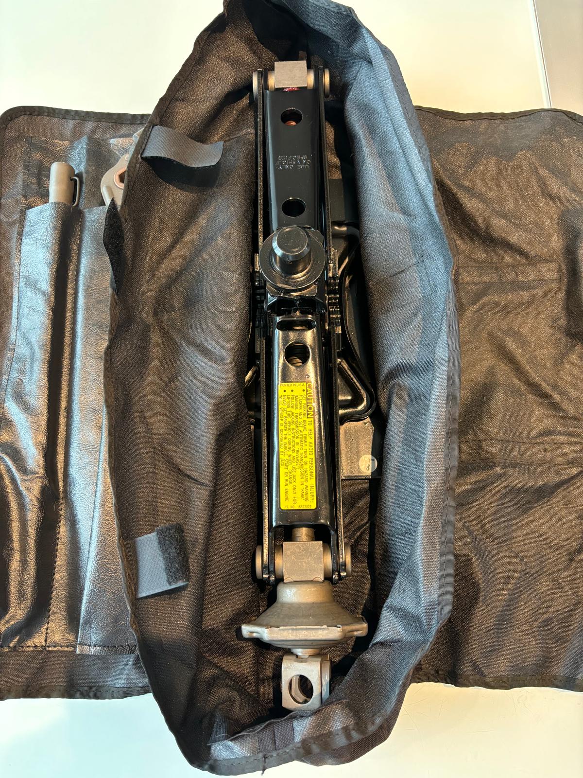 Original Humvee Wagenheber NOS komplett - unbenutzt