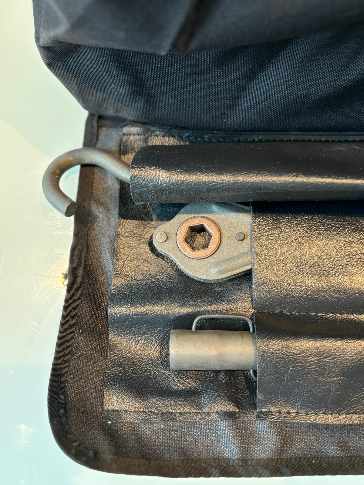 Original Humvee Wagenheber NOS komplett - unbenutzt