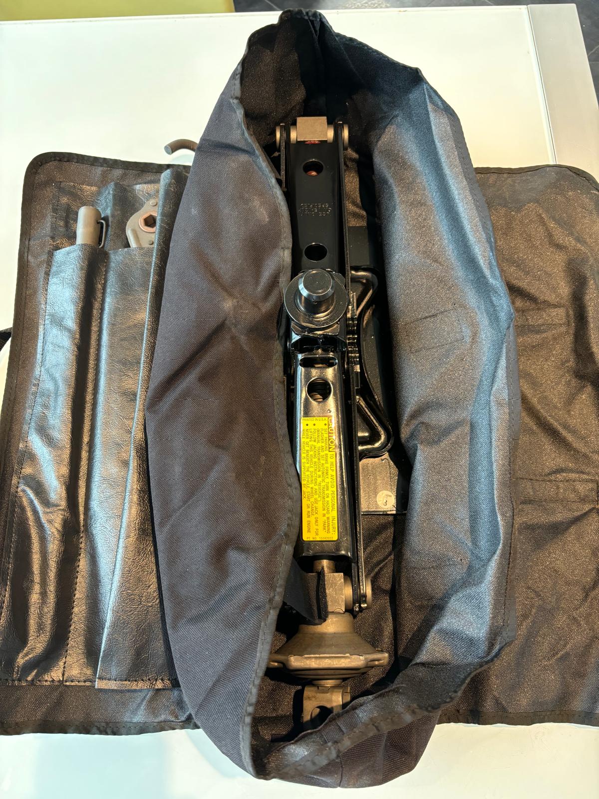 Original Humvee Wagenheber NOS komplett - unbenutzt