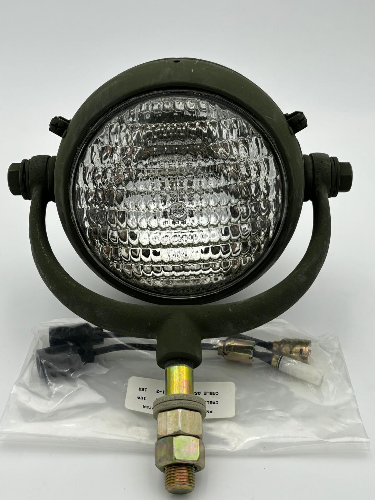 US Army - Arbeits / Suchscheinwerfer  24 V HUMVEE, Reo - NOS