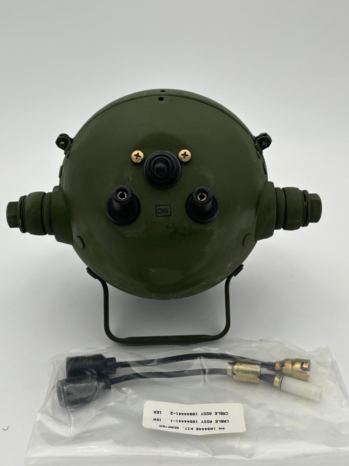 US Army - Arbeits / Suchscheinwerfer  24 V HUMVEE, Reo - NOS