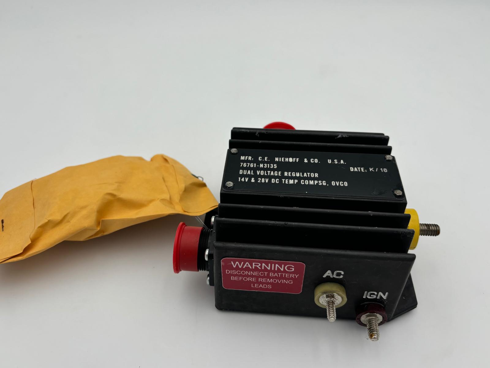 Humvee Lichtmaschinen Regler 100/200A Dual Voltage US Military NOS