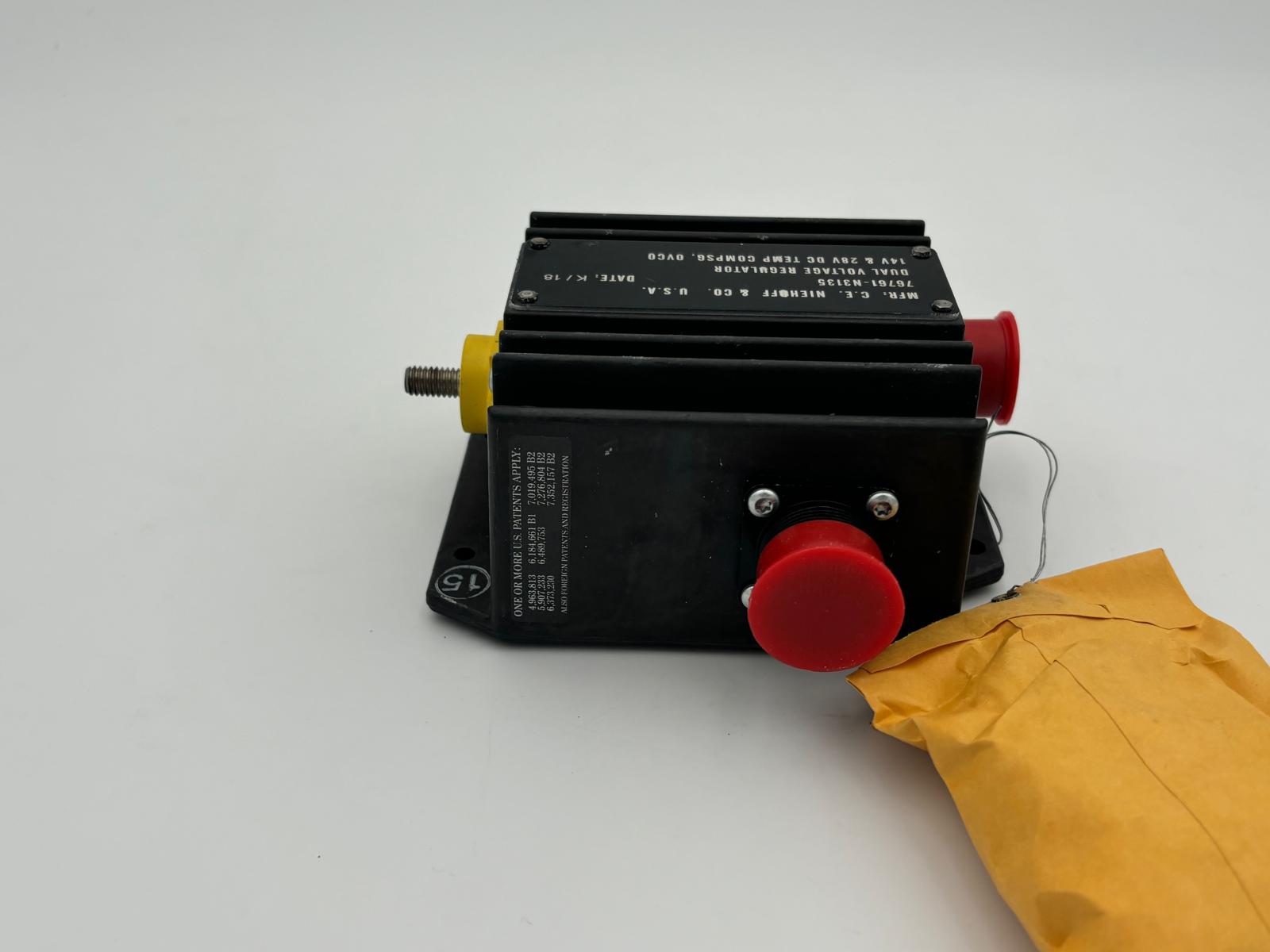 Humvee Lichtmaschinen Regler 100/200A Dual Voltage US Military NOS