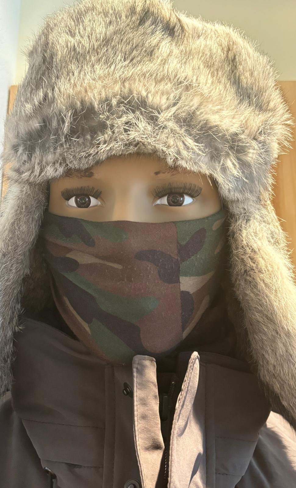 Fellmütze – Schwarz mit grauem Echtfell